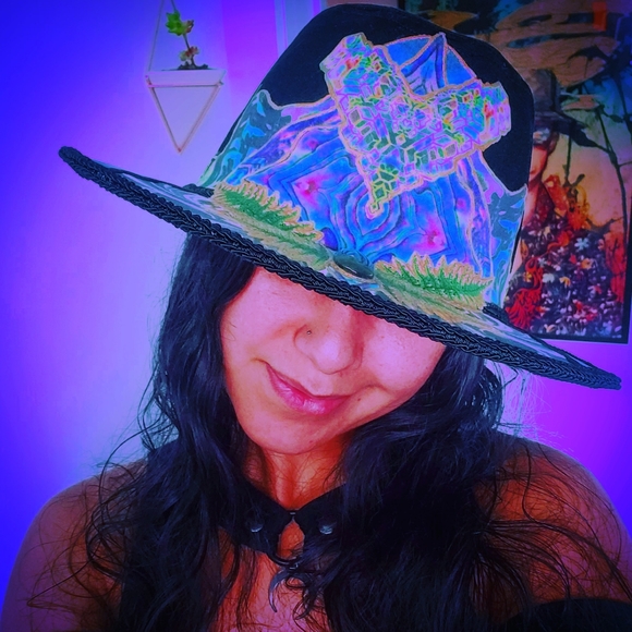 Lightly used clothing - Picture 2 of 6